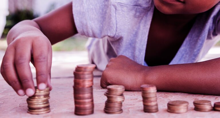 Poupando desde cedo: A Educação Financeira começa na primeira infância